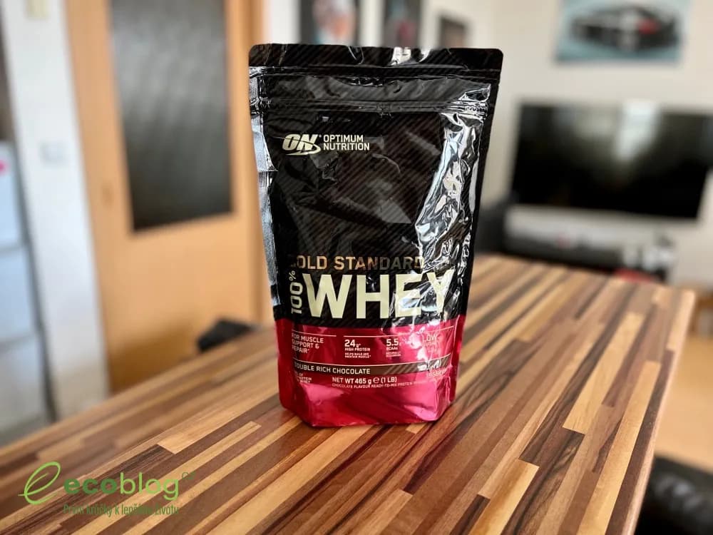 Rozmíchaný GymBeam Whey protein v šejkru po tréninku
